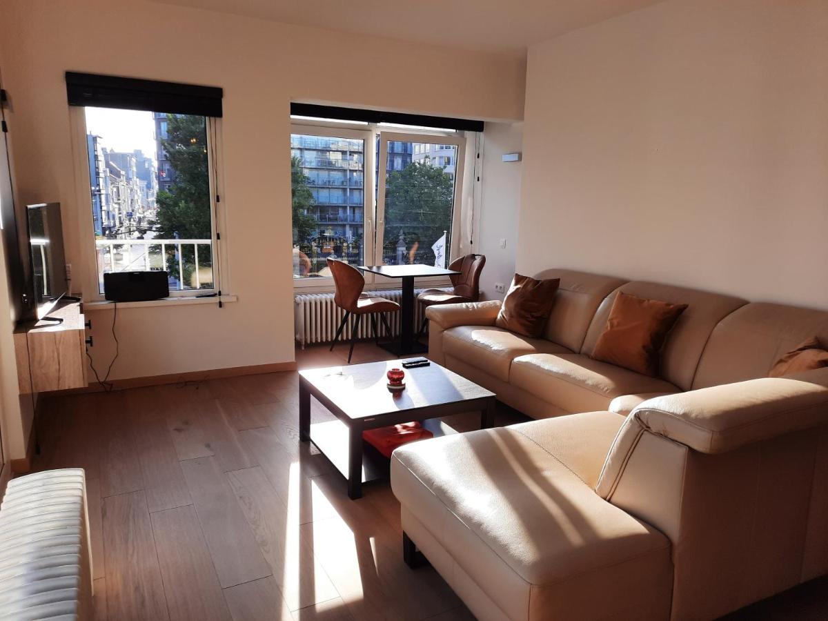 Lichtrijk En Comfortabel Hoekappartement Met Gratis Parking En Zeer Centraal Gelegen - Comme Chez Soi Ostend Exterior foto