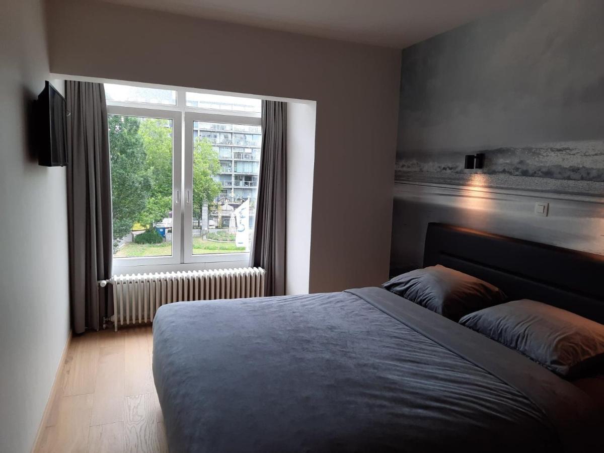 Lichtrijk En Comfortabel Hoekappartement Met Gratis Parking En Zeer Centraal Gelegen - Comme Chez Soi Ostend Exterior foto
