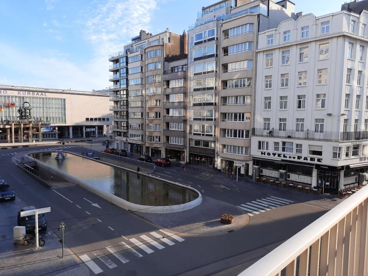 Lichtrijk En Comfortabel Hoekappartement Met Gratis Parking En Zeer Centraal Gelegen - Comme Chez Soi Ostend Exterior foto