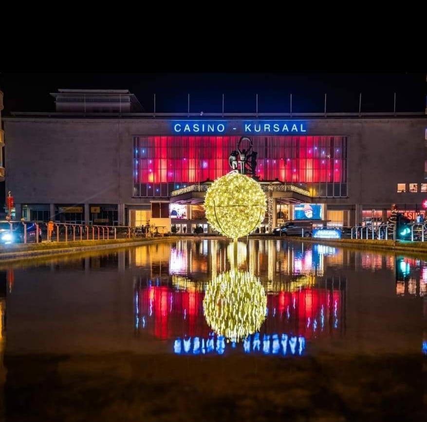 Lichtrijk En Comfortabel Hoekappartement Met Gratis Parking En Zeer Centraal Gelegen - Comme Chez Soi Ostend Exterior foto
